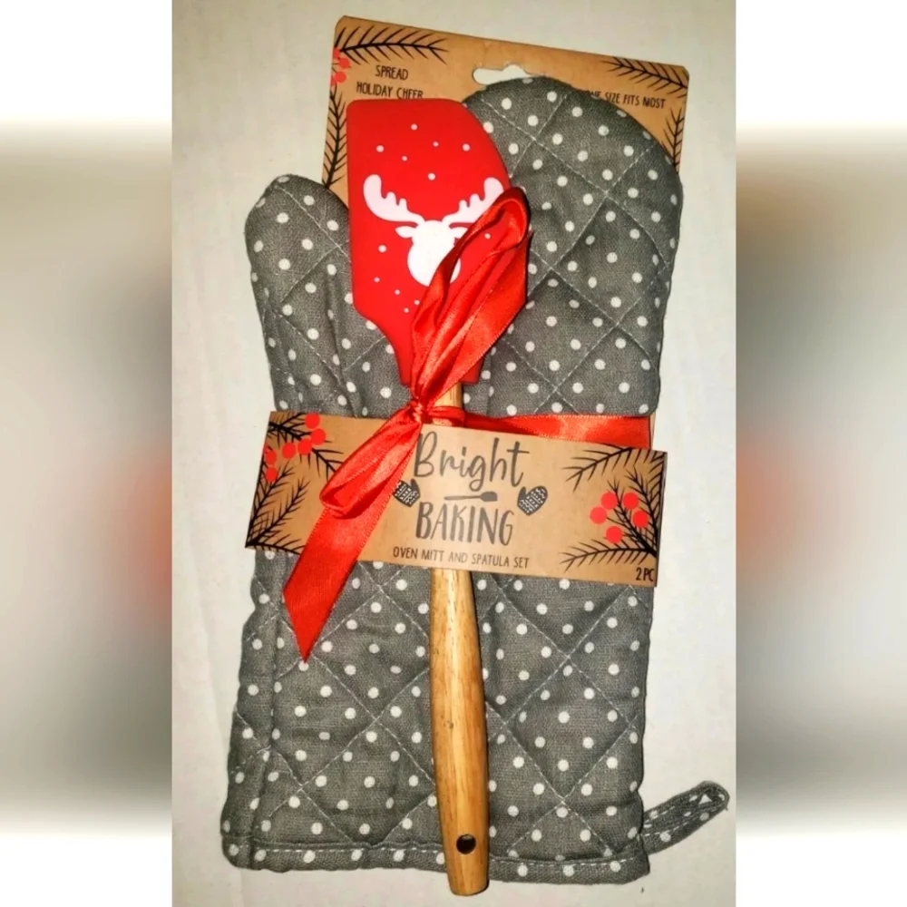 : * Bright Baking Holiday christmas 2pc Oven Mitt and Spatula Set winter deer